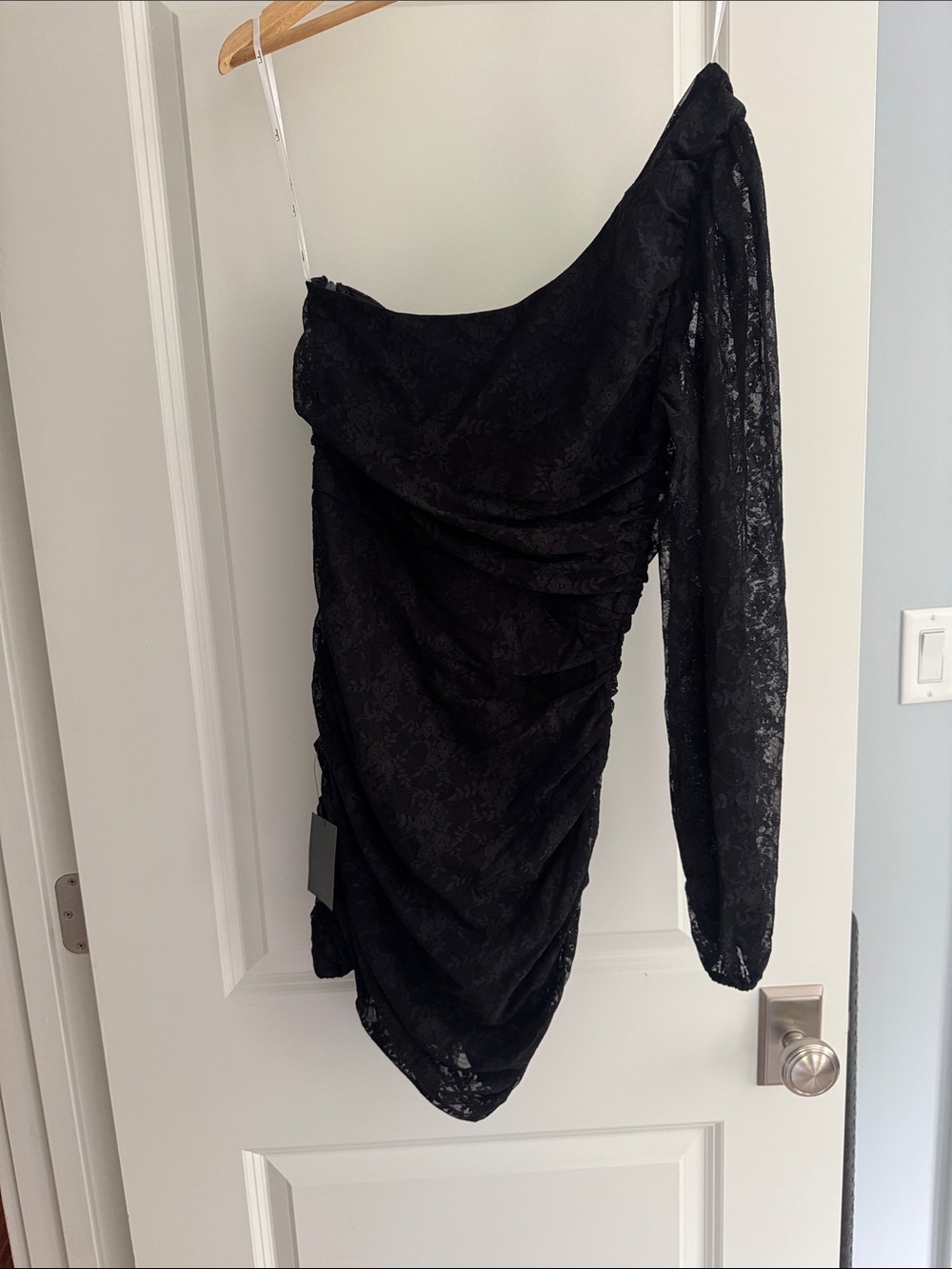 Lulu's Black One-Shoulder Lace Ruched Dress NEW with tags— never worn!
